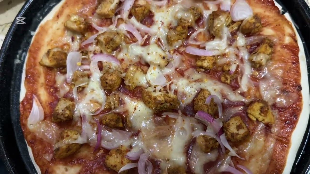 Chicken Tikka pizza | Homemade pizza Recipe 🍕