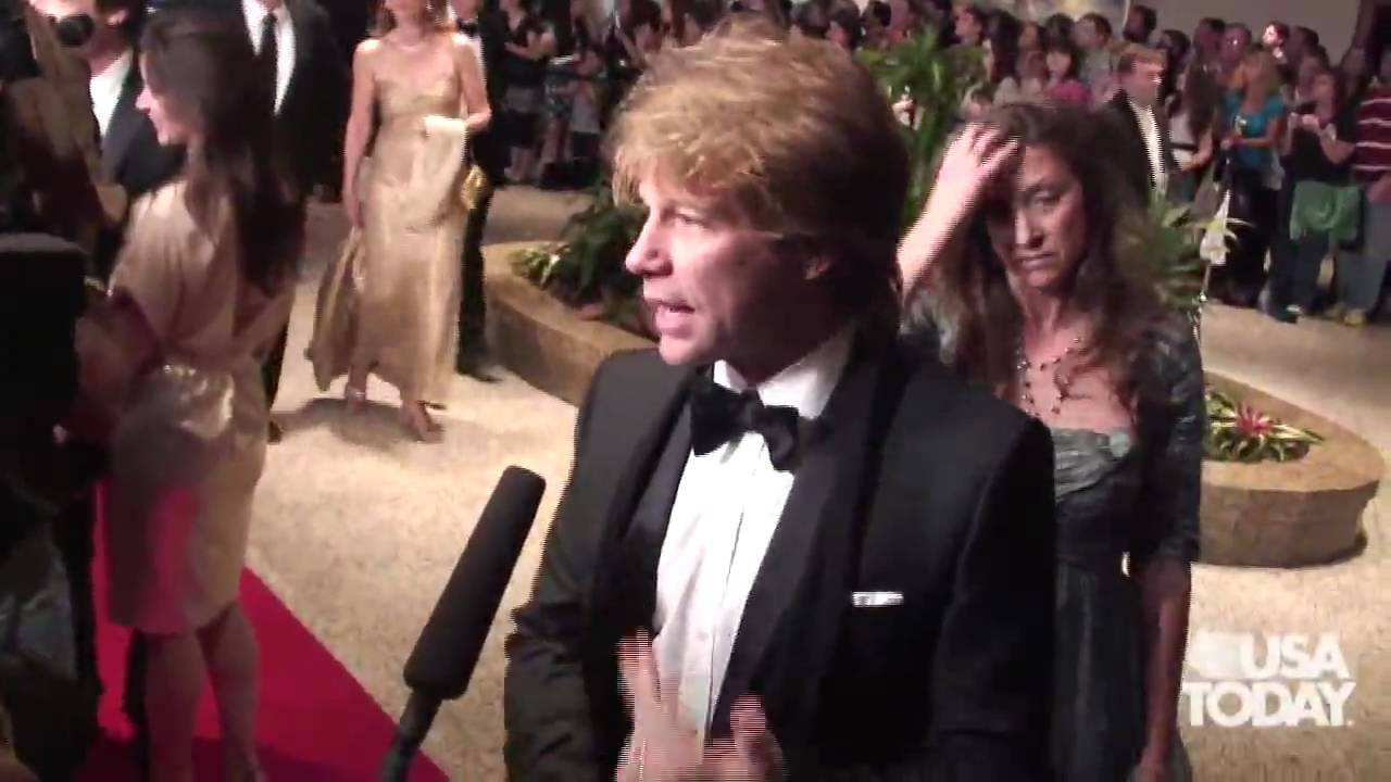 Celebs arrive at the WHCA Dinner: Commentary