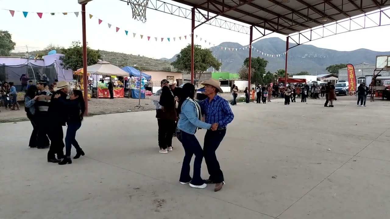 Y que siga el Baile en el Ejido San ISIDRO VIESCA COAHUILA