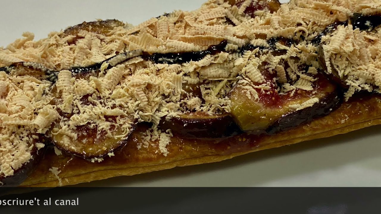 Coca de figues caramelitzades amb foie micuit