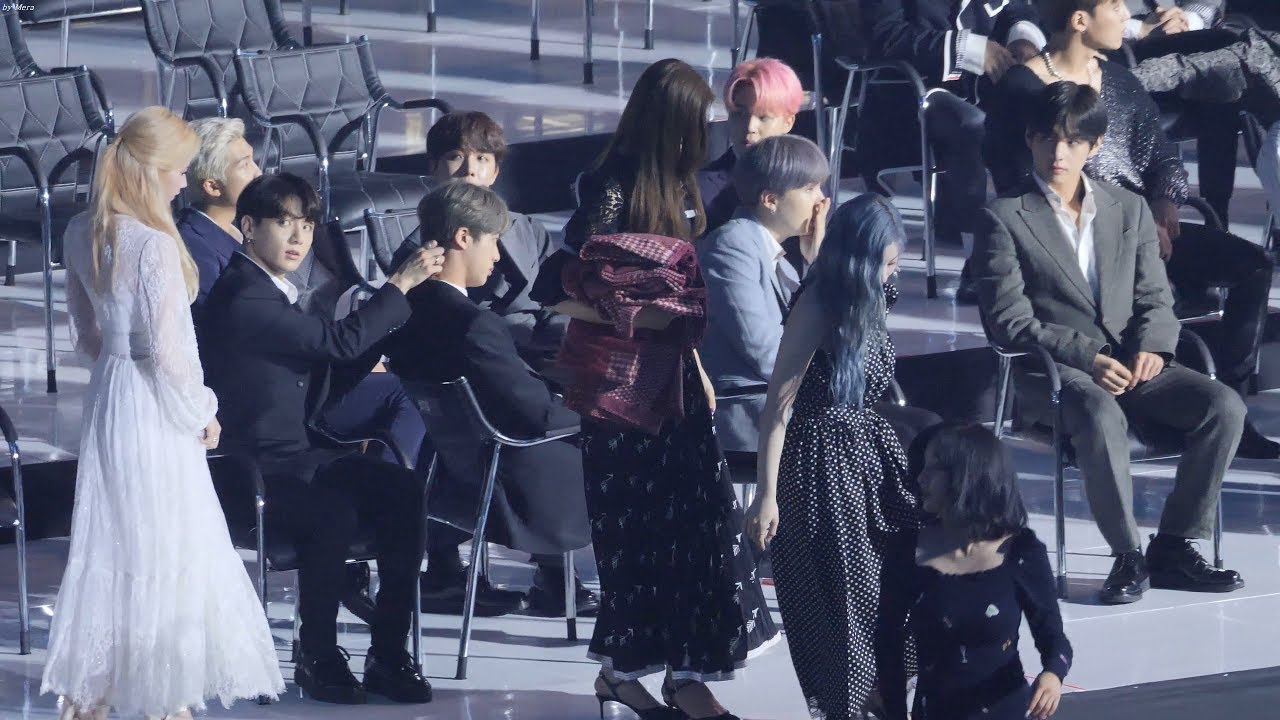 190424 퇴장하는 트와이스 (TWICE)를 보는 방탄소년단(BTS)  [4K] 직캠 Fancam (TMA) by Mera