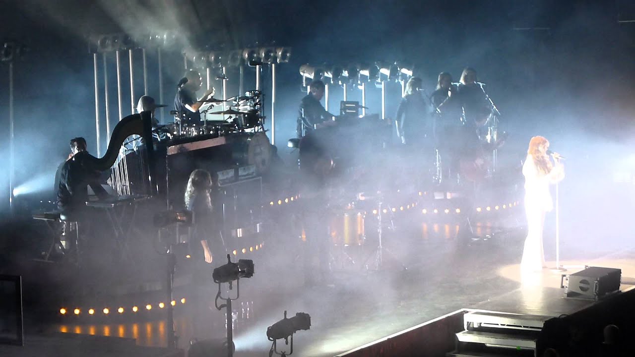 Florence + The Machine Opening / What The Water Gave Me - Live Ziggo Dome 2015