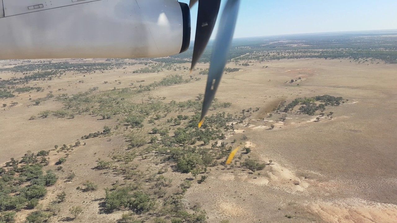 4K QANTAS landing Blackall Dash 8 Outback Queensland