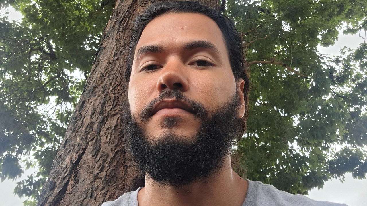 A mulher não respeita um homem que precisa dela.