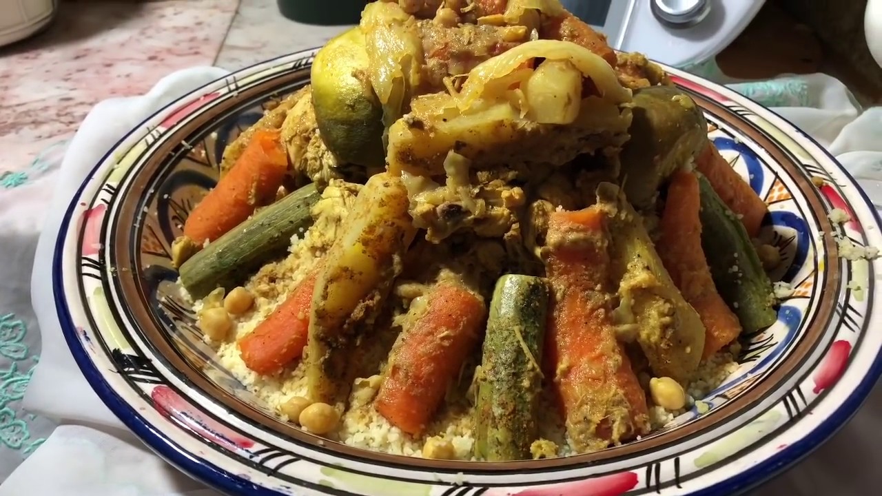 كسكس مغربي اصيل بالآلة السحرية مع فاطمة/couscous Marocain
