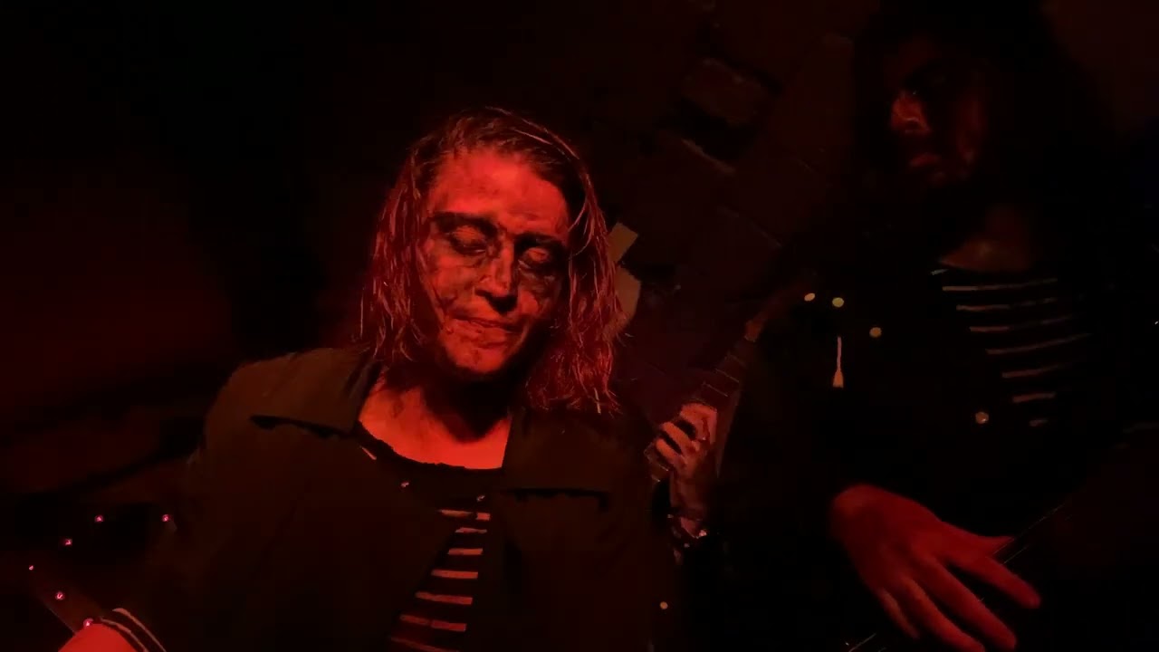 Houle : Complete Show Live In Paris