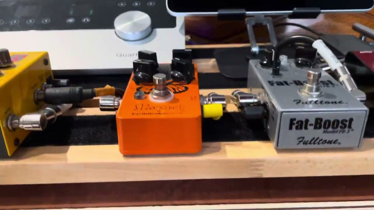 My new gigging pedalboard. @https://youtube.com/@reindeerguitars?si=iiLSj6rnBxyYrApQ