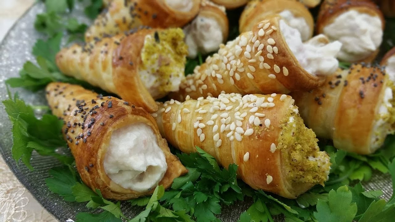 Coni di pasta sfoglia, antipasto Natale,FACILI e VELOCI DA PREPARARE