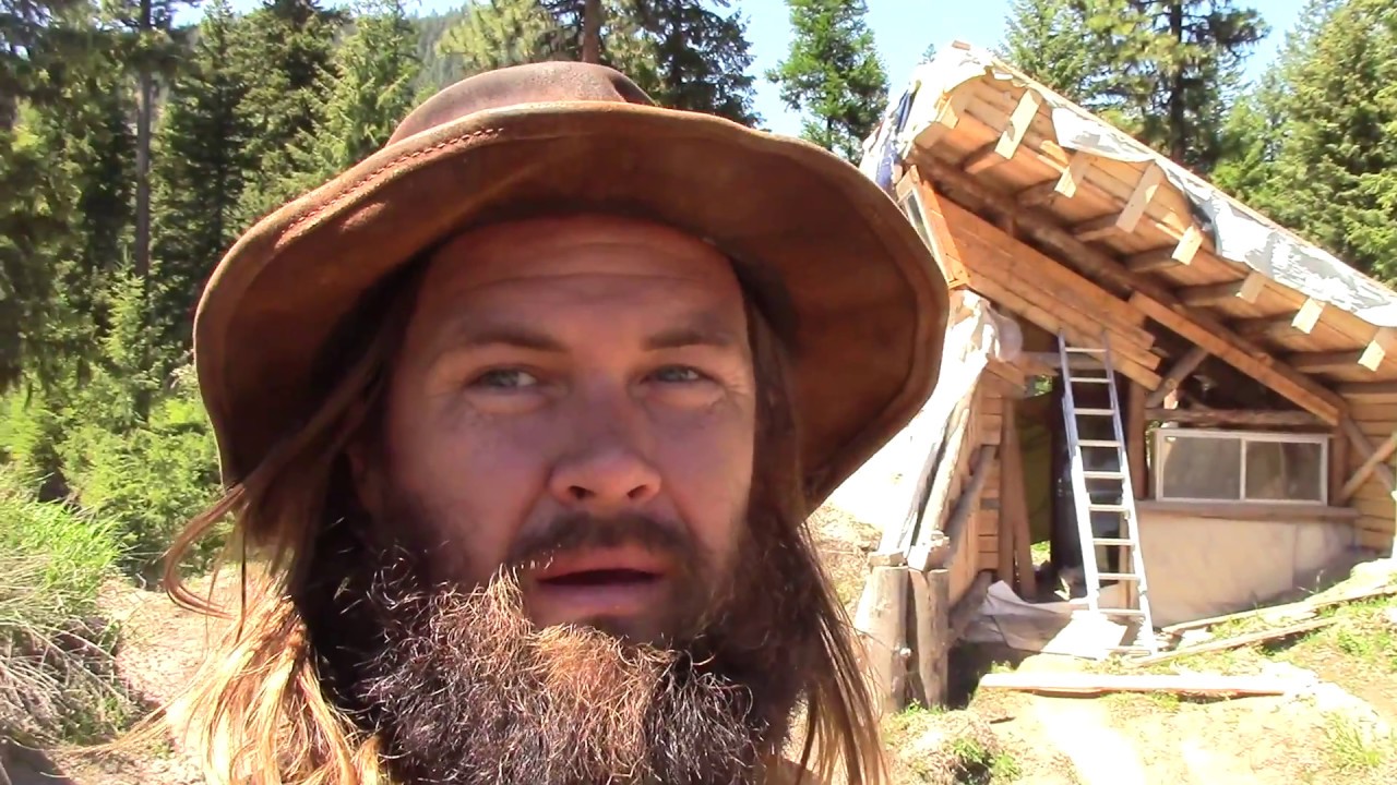 Ant Village Journal #38: A Pallets, Straw, and Cob Wall System for my House Part 1