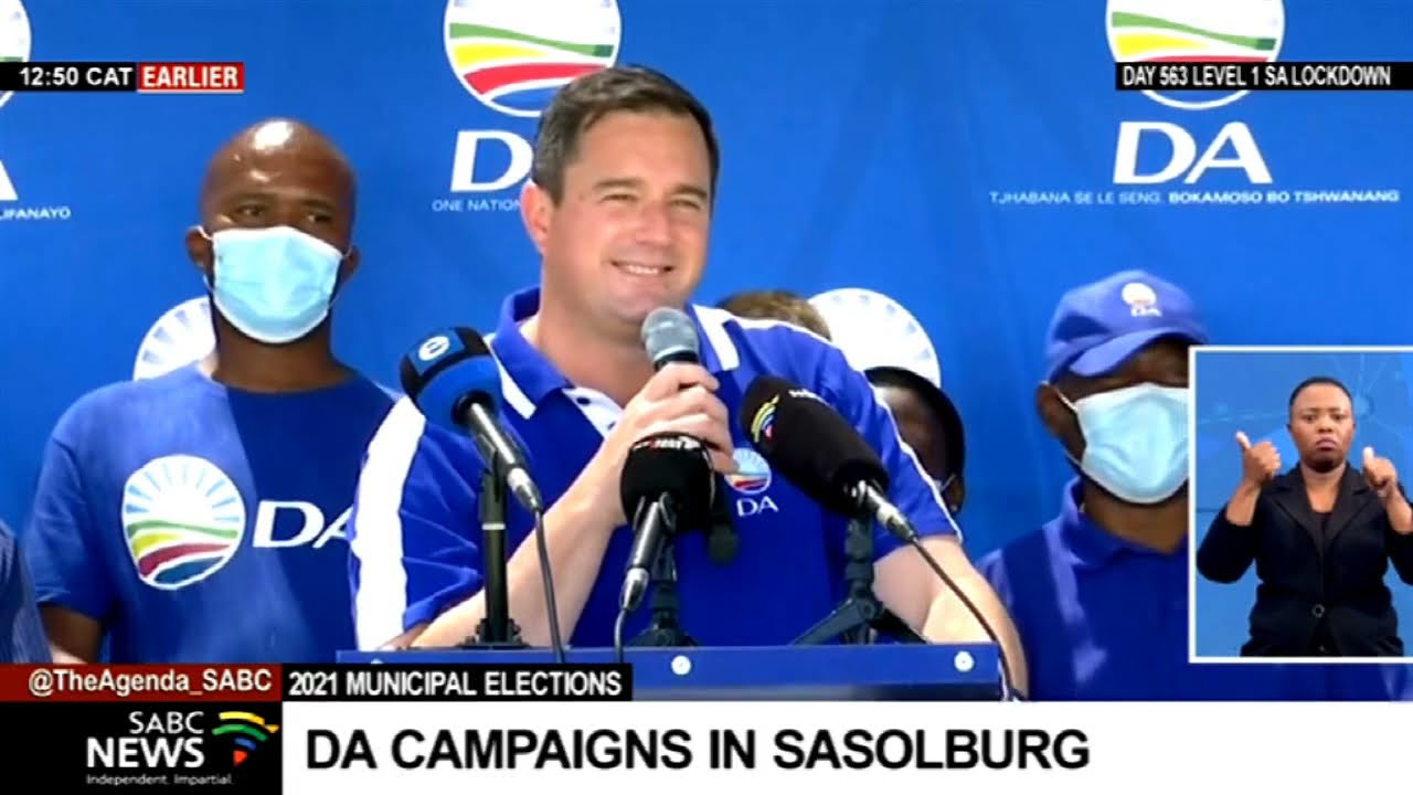 DA party leader, John Steenhuisen electioneering in Sasolburg