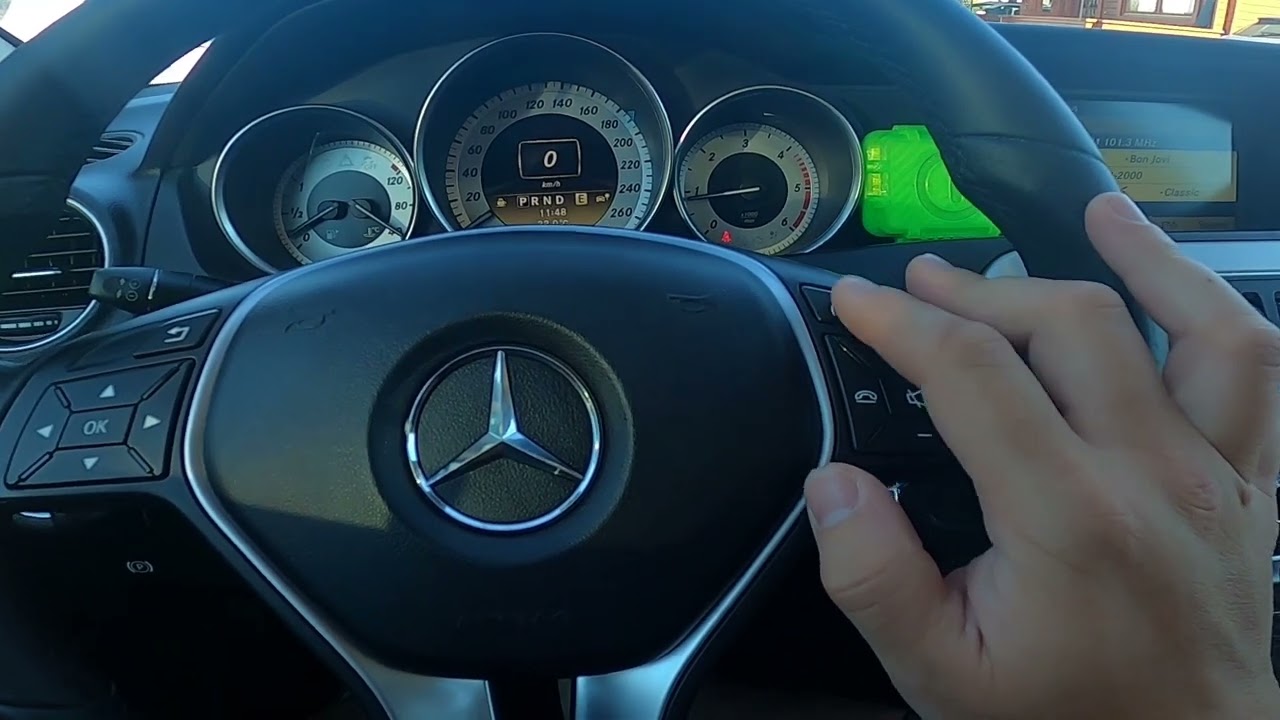 What are Steering Wheel  Buttons Function in Mercedes Benz W204 C220 ( 2006 - 2014 )