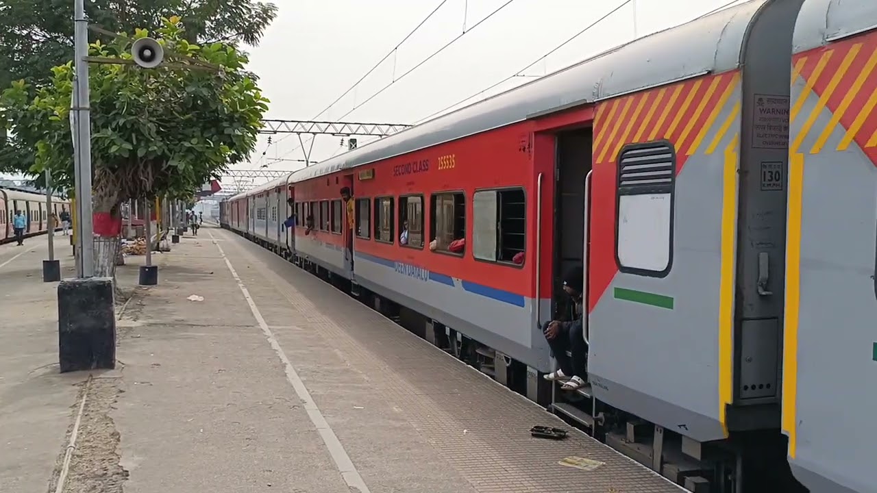 Route diverted 22512 Kamakhya Junction---Mumbai LTT Karmabhoomi Express arriving at BDC 