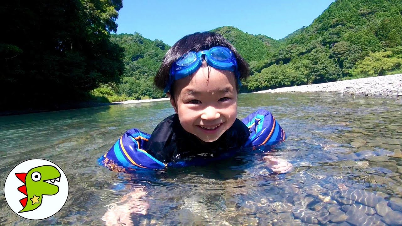 レオくんが川でみずあそびをするよ！バーベキューやスイカわりをしよう！ トイキッズ