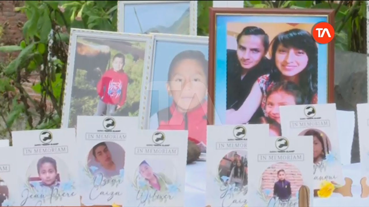 Alausí: familiares recuerdan a las víctimas a un mes de la tragedia
