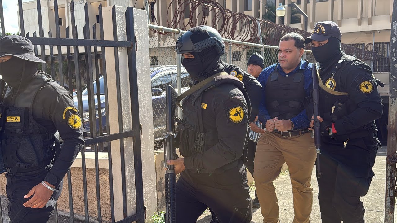 Miren lo que pasó ahora en palacio de justicia de SFM en la audiencia del alguacil Joshua caso nini