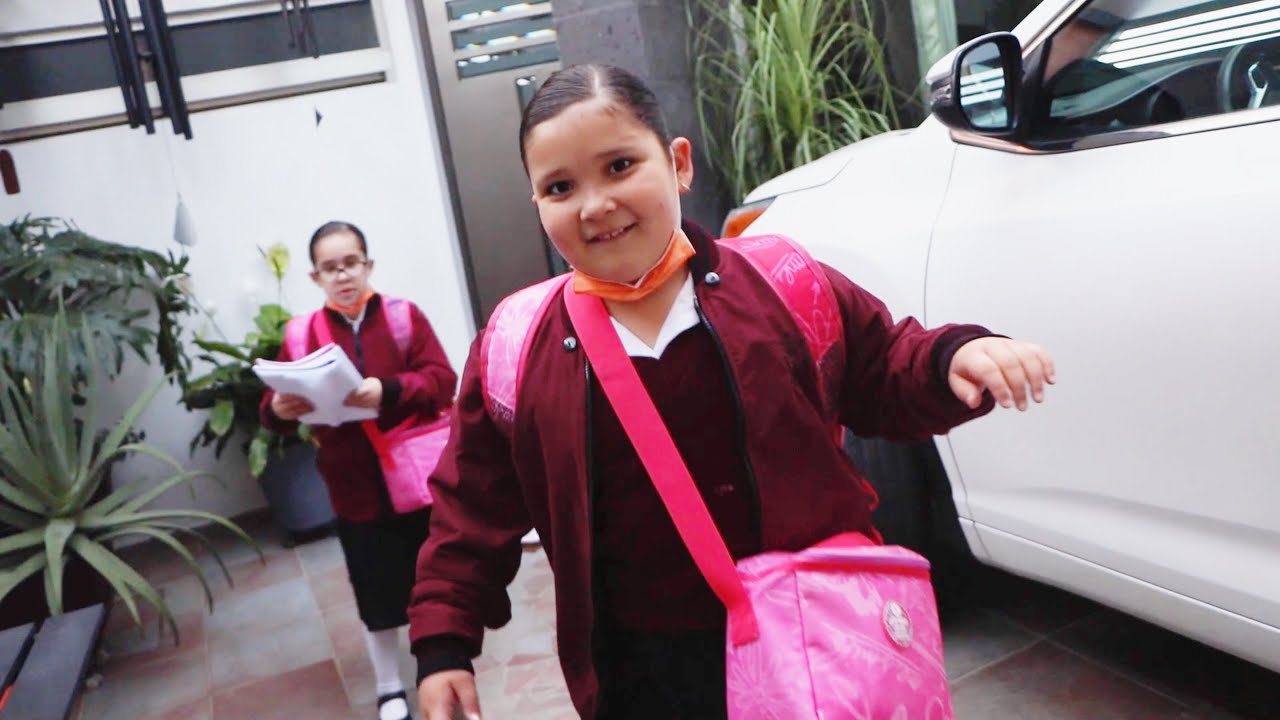 MY LITTLE SISTERS ARE ALWAYS LATE TO SCHOOL!!