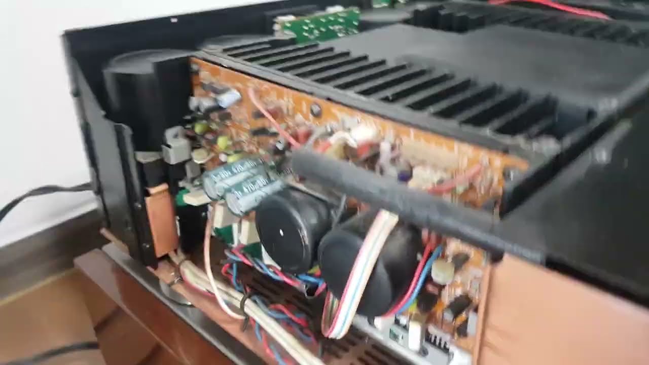 야마하의 명기 앰프 YAMAHA A-2000 인티앰프 내부