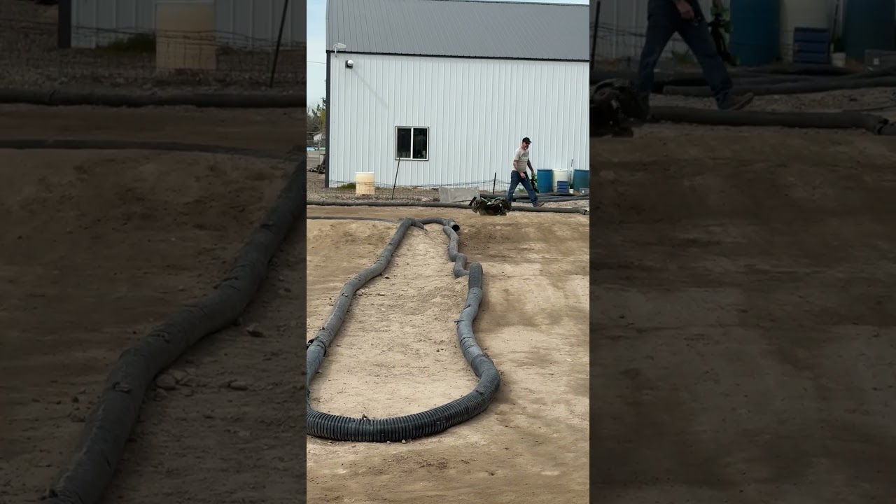 Traxxas Udr сбивает багги на трассе #traxxas #rc #bashing #udr #dirttrackracing