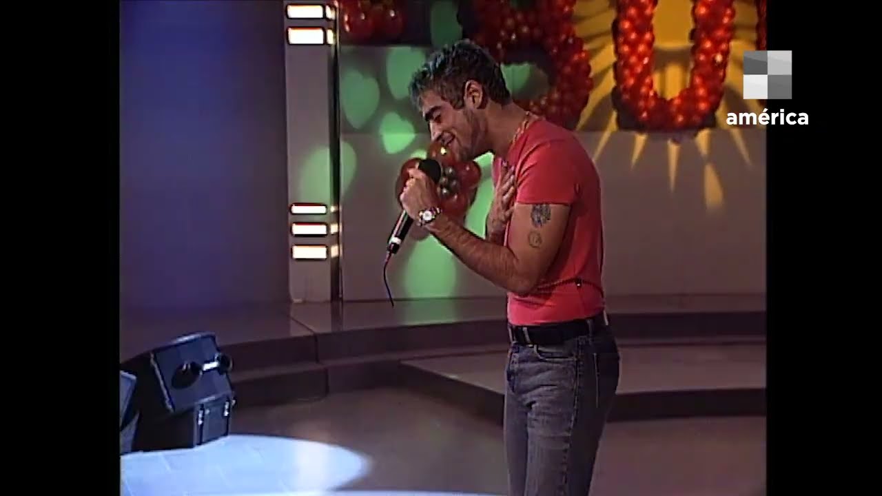 Rodrigo canta "Lo mejor del amor" y toca el piano en vivo 🤩🎹