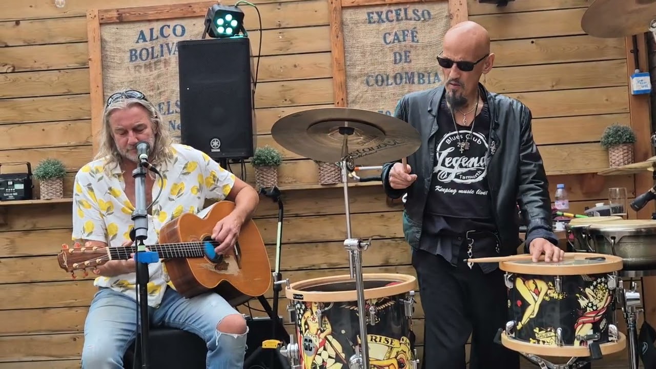 Groove x 2. Aka Davy Thom & Phil Brittle. SUMMER BREEZE    No 18 Coffee & Bar Tamworth