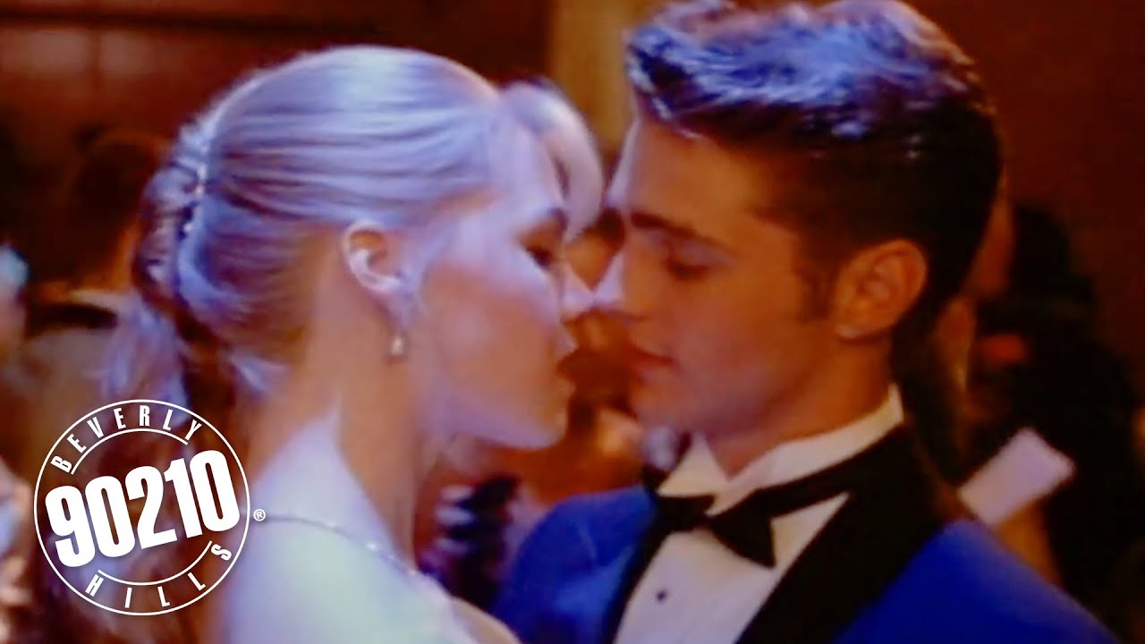 Kelly and Brandon Share a Kiss