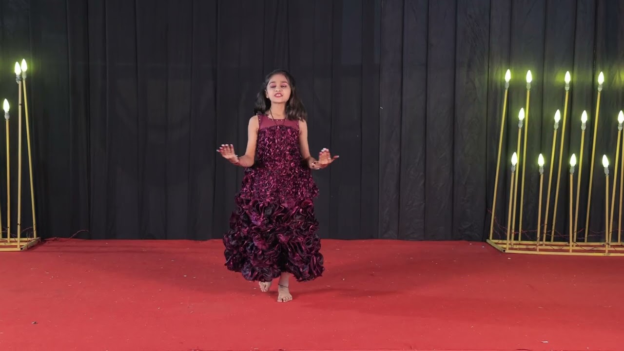 HIYA DANCE FOR HER SISTER (BRIDE)