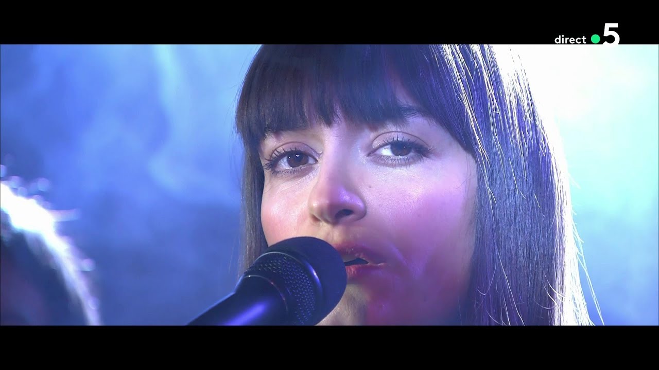 Clara Luciani - “Tout pour moi” en live - C à vous