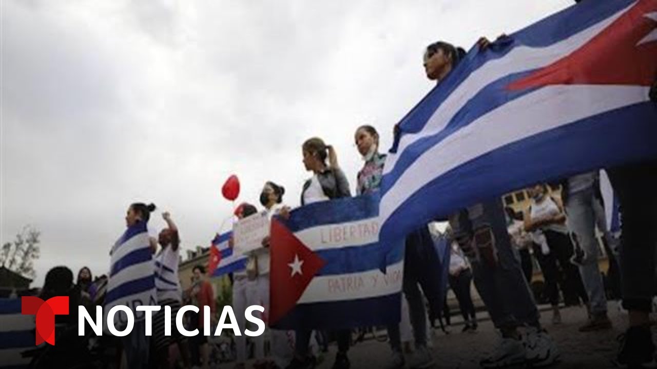 Cubanos en EE.UU. se debaten si deben mandar m&aacute;s remesas | Noticias Telemundo