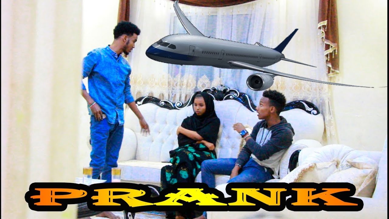 Muna oo Prank ku sameysay Madar iyo Dayax