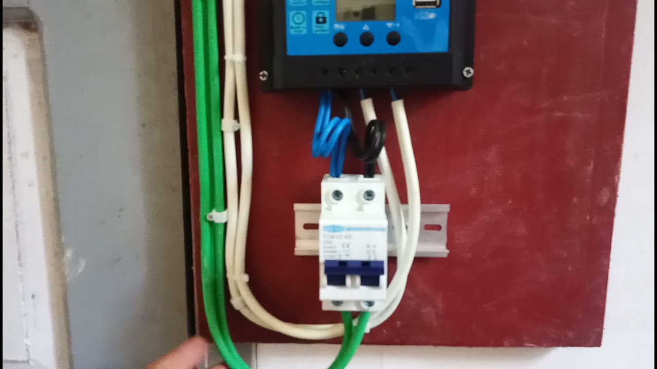 Pemasangan MCB dc di PLTS MINI