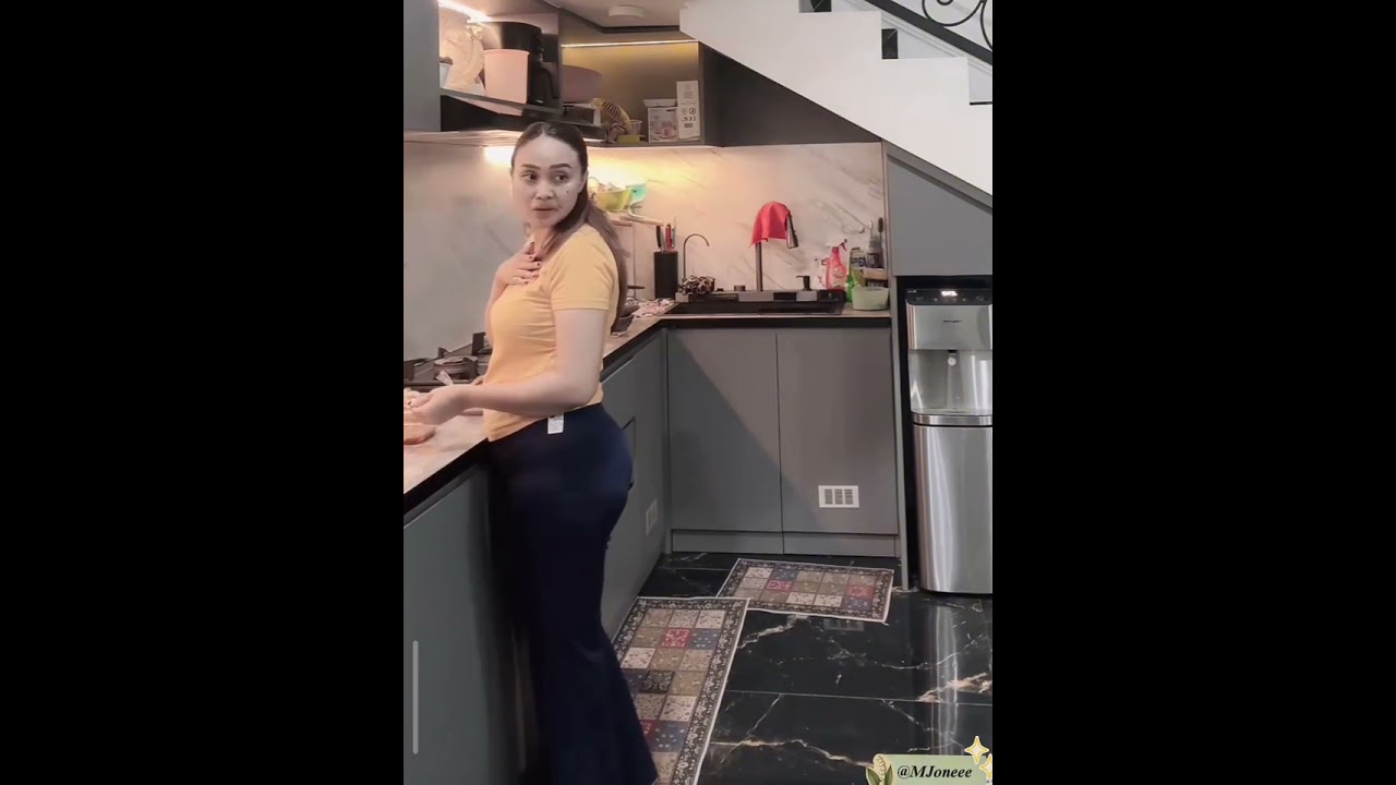 Tante masak persiapan buka puasa