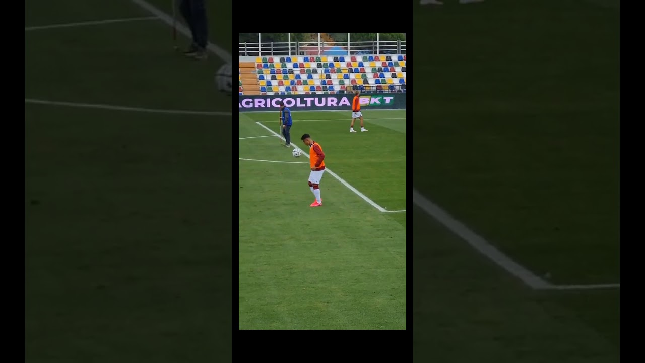 Hachim Mastour skill before the match.