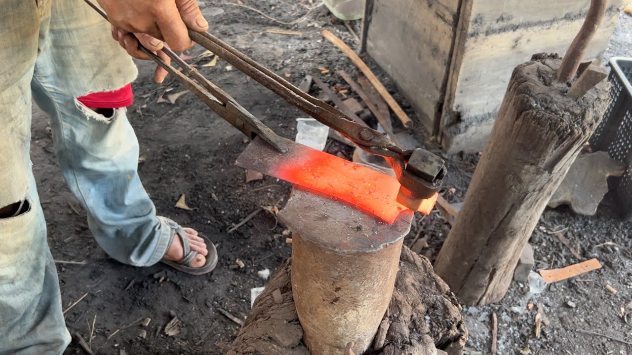 Knife Making - Forging A Nice Hunting Knife From The Broken Steel