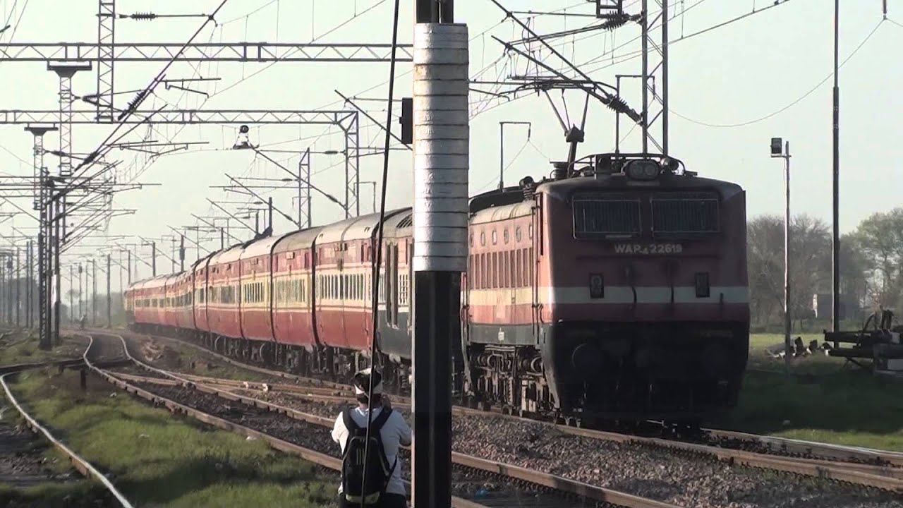 12440 New Delhi - Ranchi Rajdhani Express via Bokaro Flying At Dankaur!!!