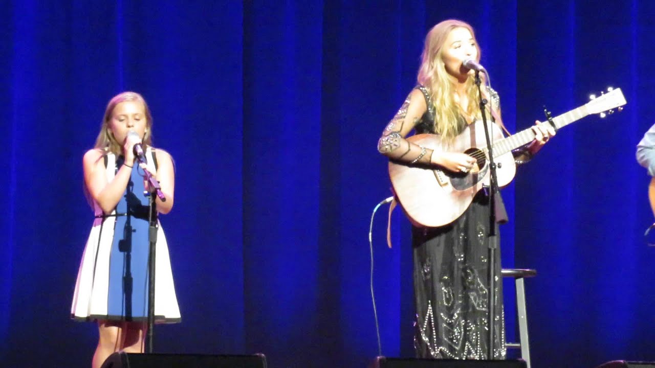 Nashville's LENNON & MAISY STELLA 