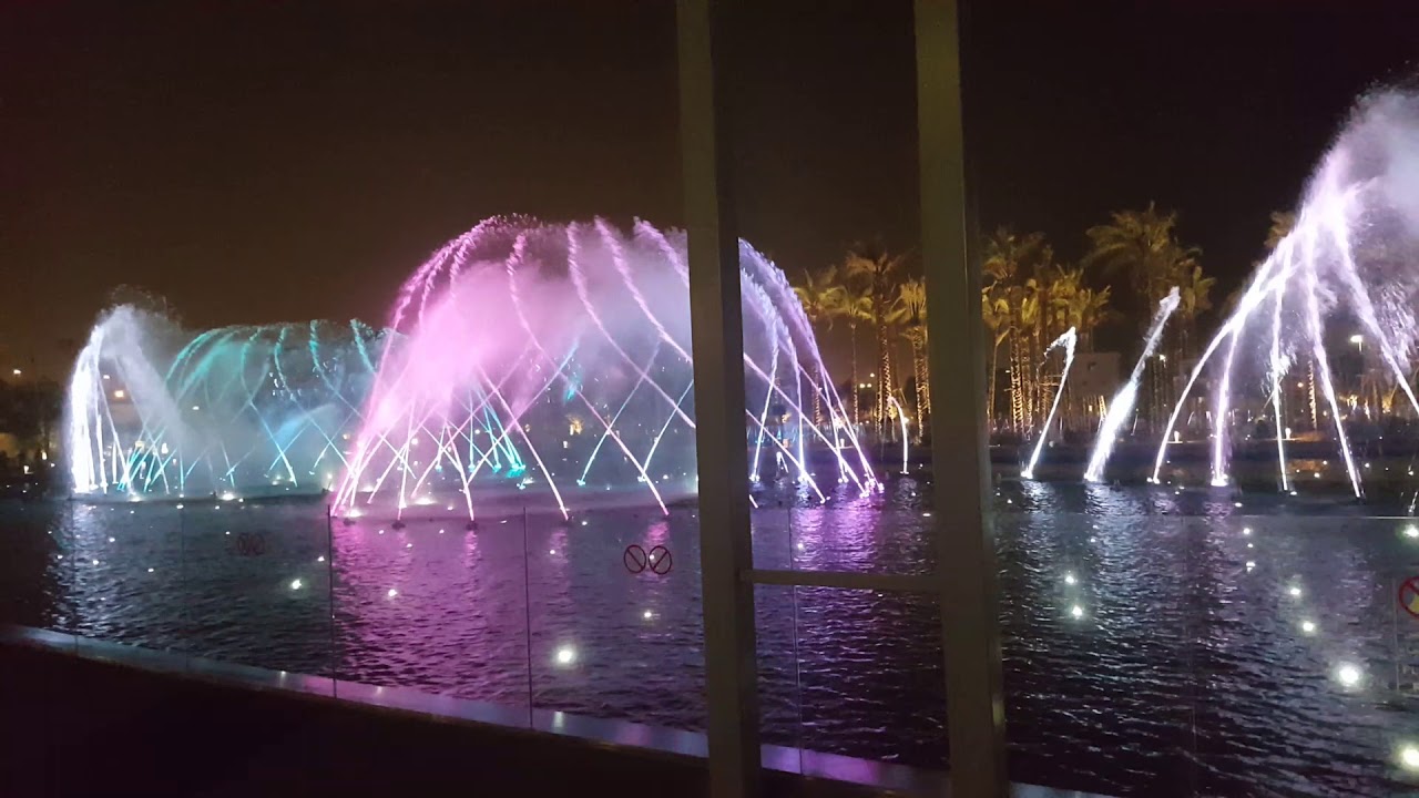 النافورة الراقصة بدار الأوبرا الكويت