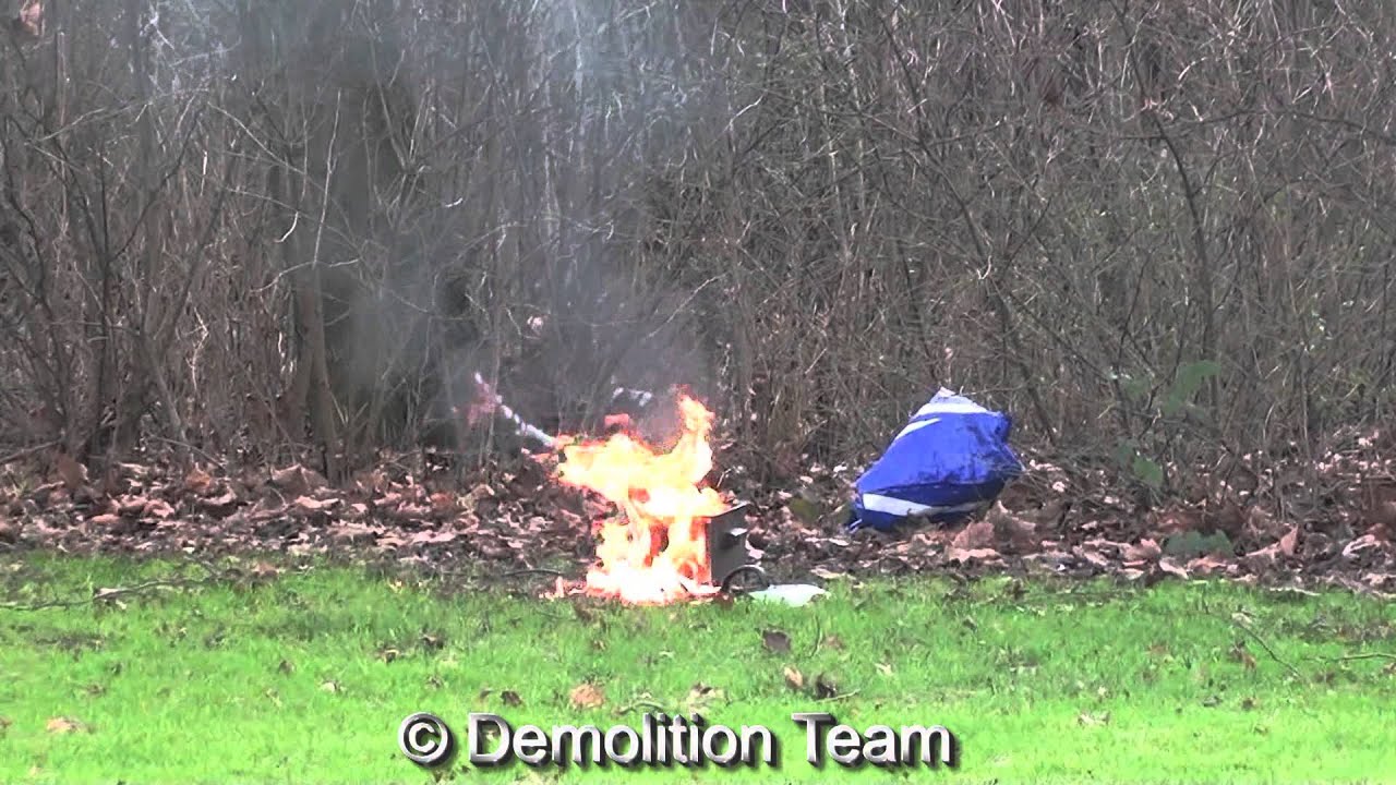 Nitraatbom in friteuse / Fryer /