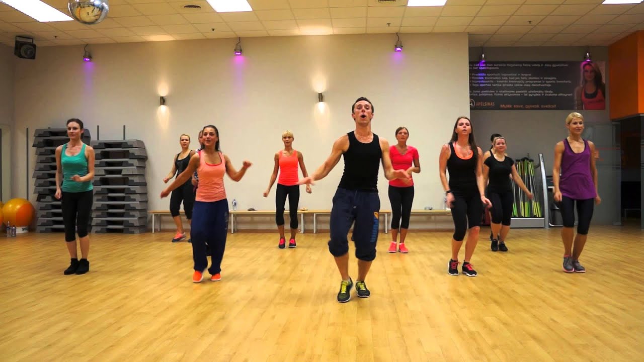 ZUMBA MEGA MIX 42 - Bajo la Tormenta ( Salsa )