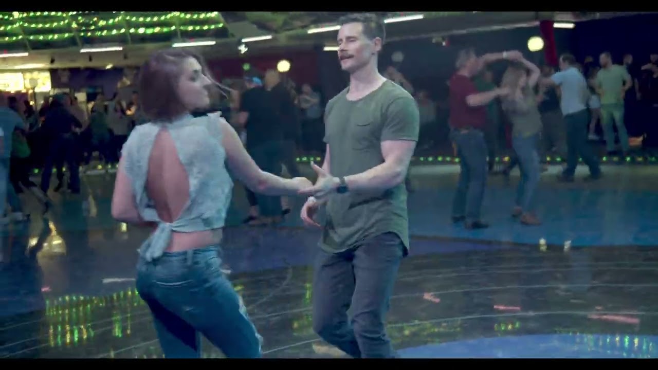 COUNTRY SWING DANCING FUN
