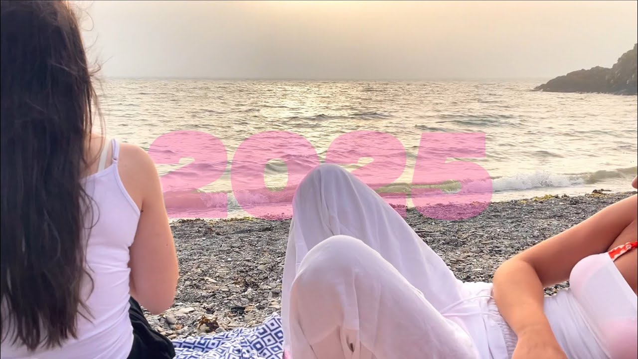2025 sur du Ariana Grande 