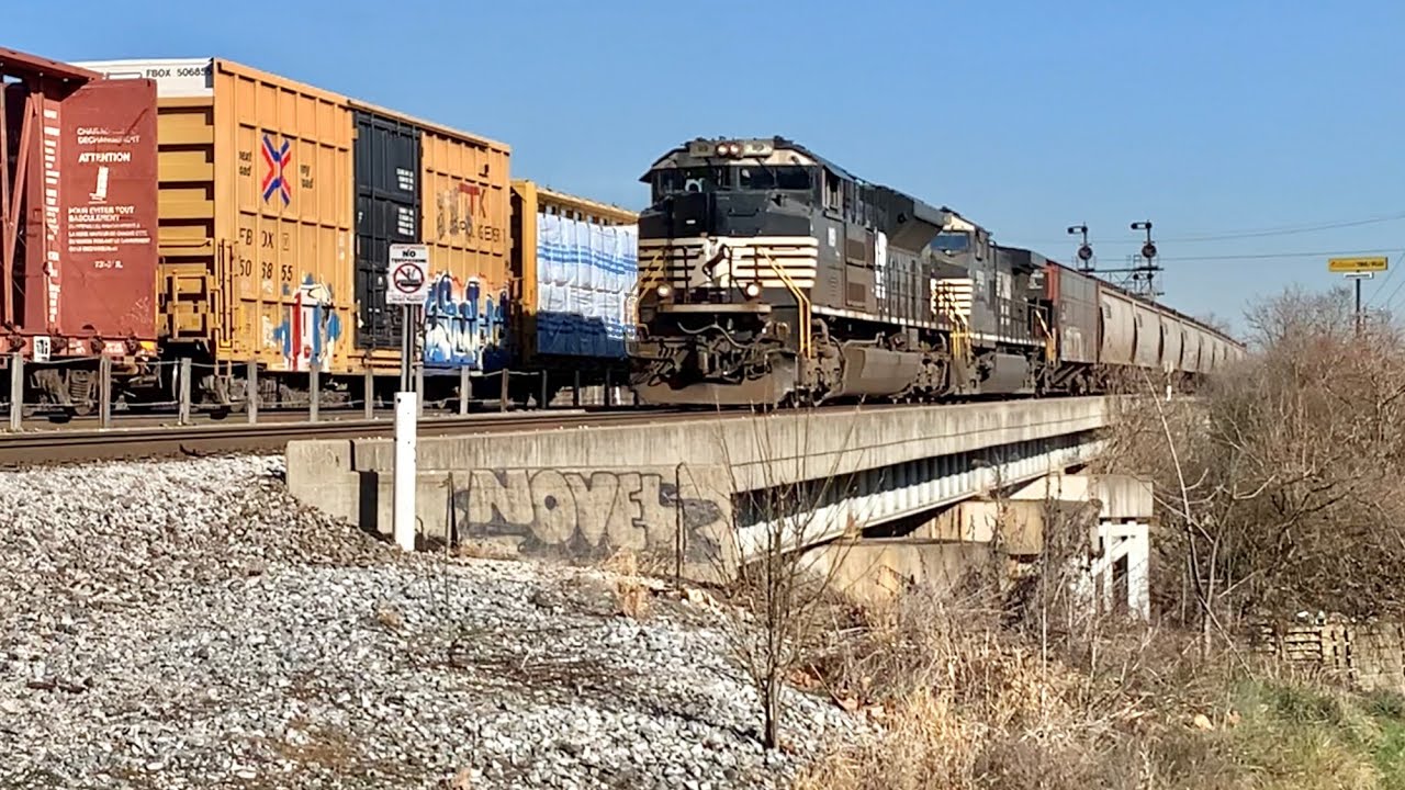 BEST Train Horn Salute Ever As 2 Trains Pass On Bridge!  CSX & Norfolk Southern Train With DPU, Oh