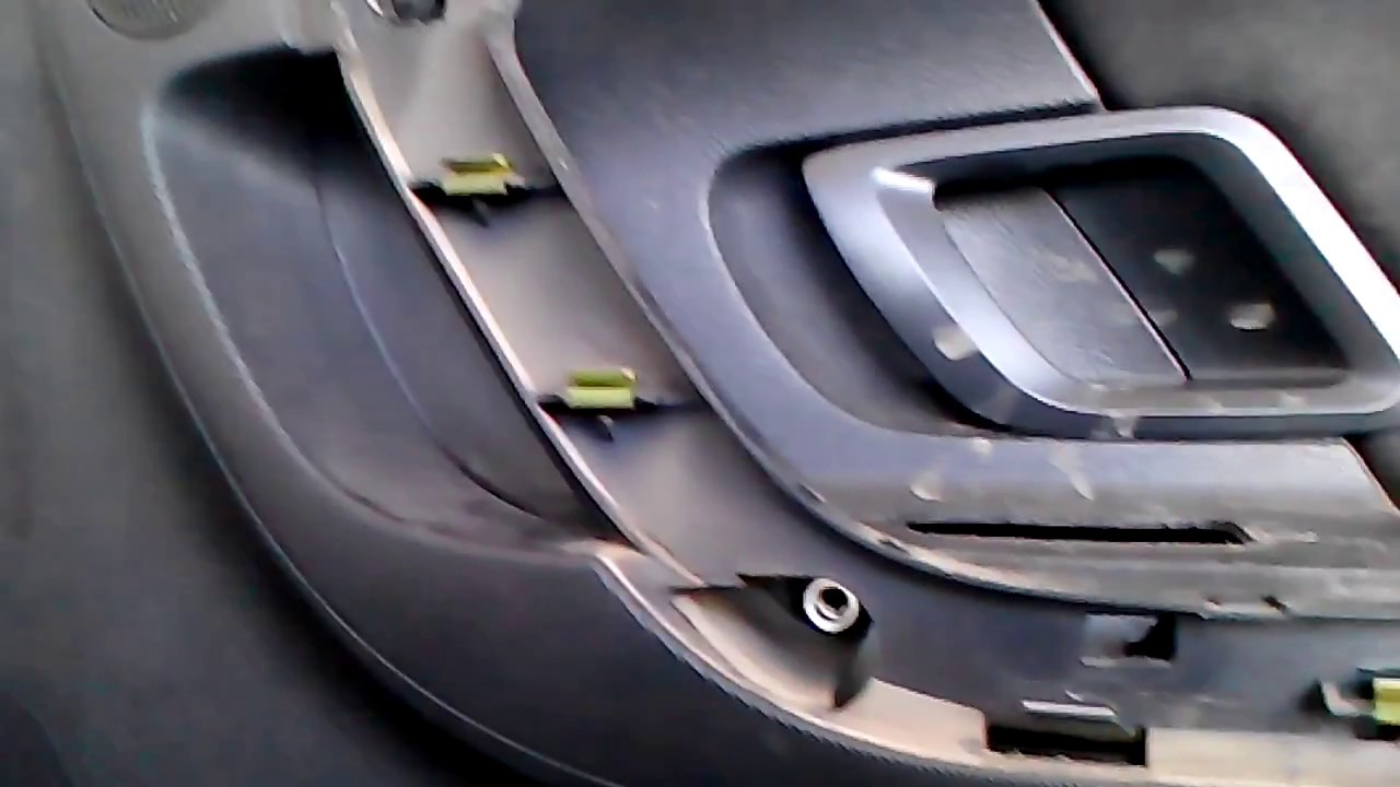 SKODA FABIA HOW TO CHANGE INSIDE DOOR HANDLE
