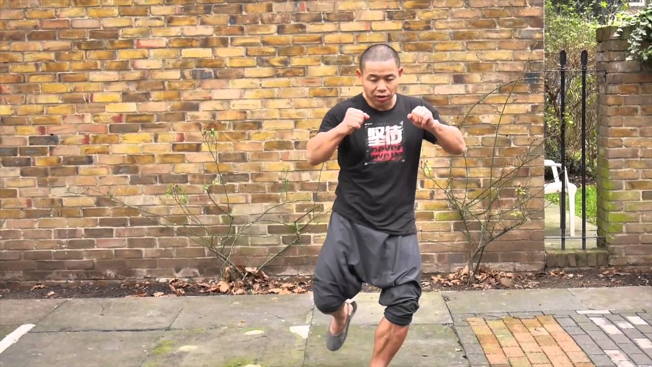 Shaolin Temple Kung Fu: Fighting Kicks For Strength