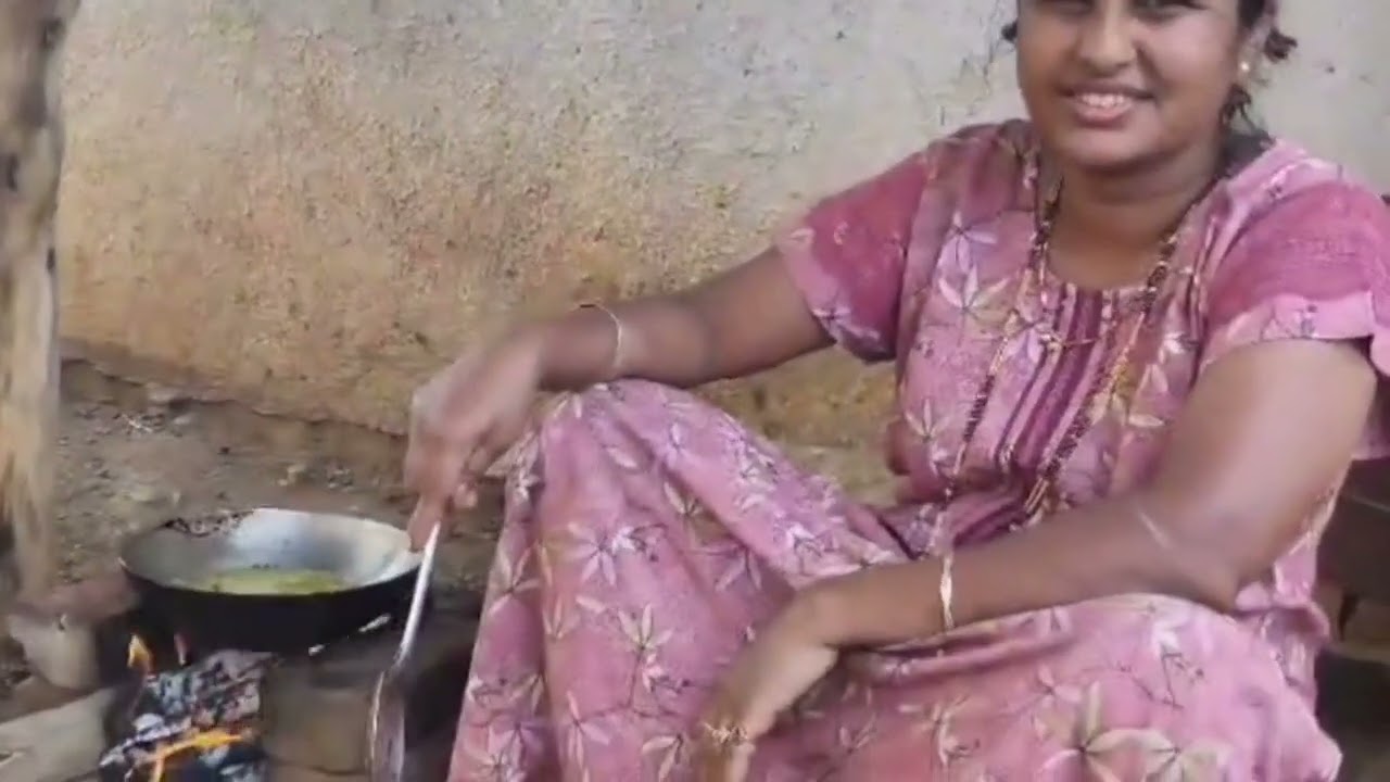 जेव्हा आम्ही सगळे एकत्र मिळतो तेव्हा आमच्या घरी खूप जास्त खायची मजा येते 🤟#