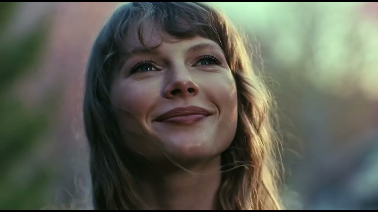 Taylor Swift - Smile While it Hurts
