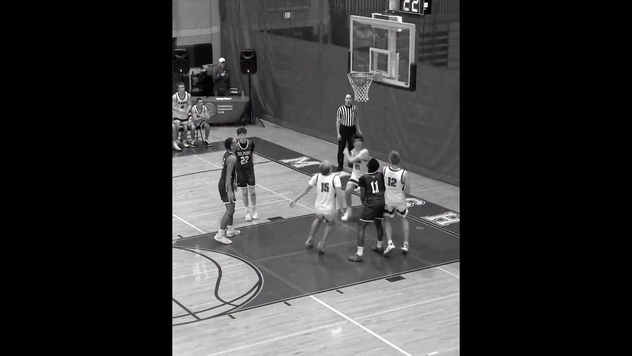 MHS Varsity Boys Basketball vs DY - Marshfield takes the lead