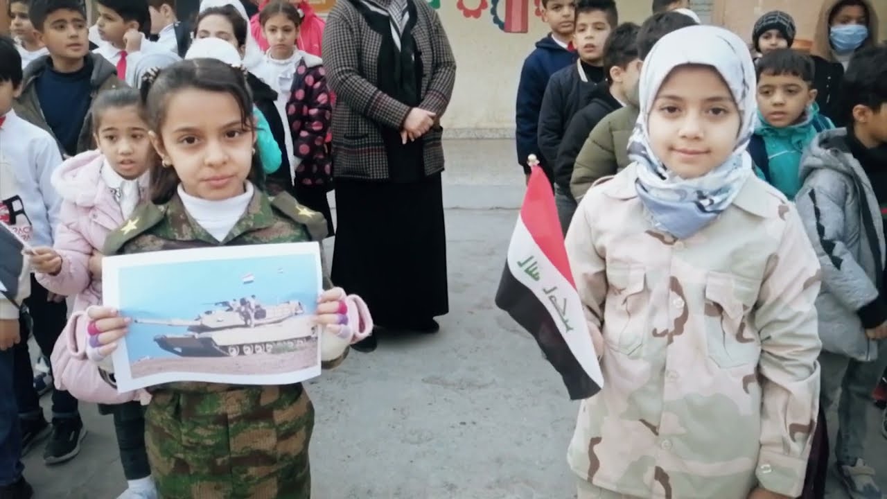 جانب من احتفالية عيد الجيش والشرطة في مدرسة الغدير الابتدائية المختلطة