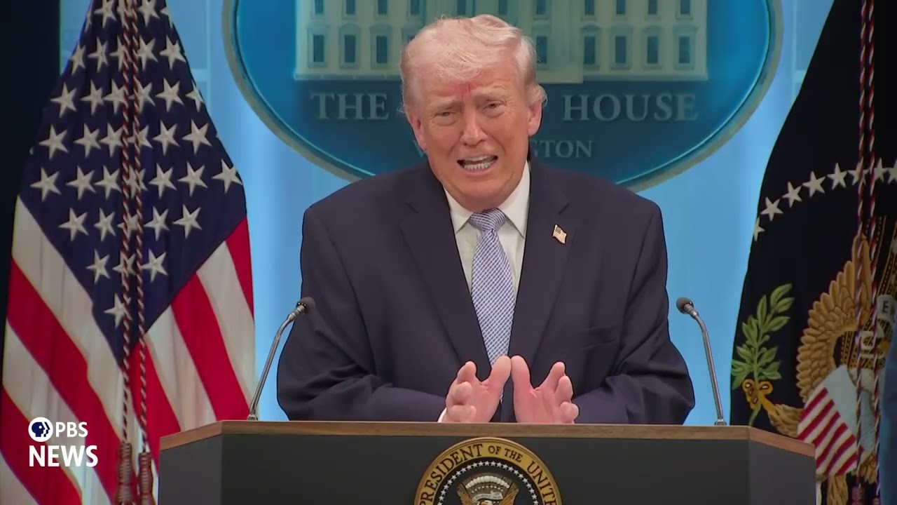 СМОТРИТЕ: Трамп заявил, что новостной организации пригрозили тюремным заключением, если источник ...