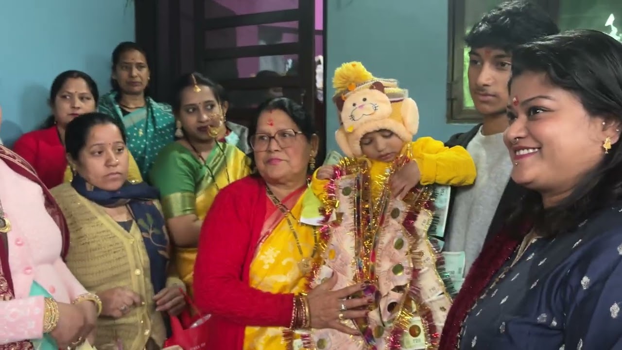 ओमी का मुंडन एक प्यारा दिन।