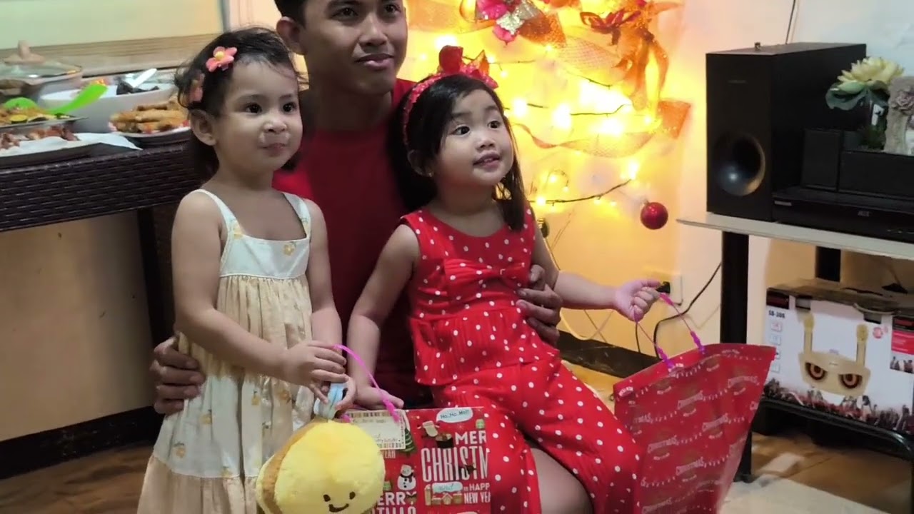 Christmas 2025 thank you po Lord Jesus Christ ❤️ (happy kids yarn Rabiya cute and cutie Pao2 🥰)